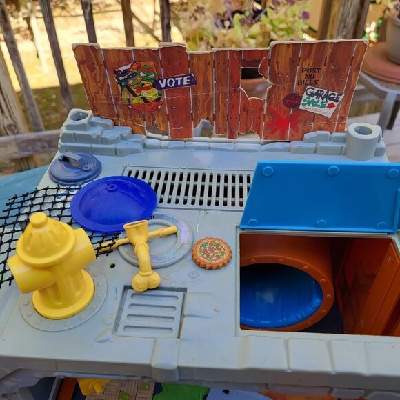 Teenage Mutant Ninja Turtle Sewer Home  (1989 Mirage Studios) VINTAGE USED - Picture 5 of 16